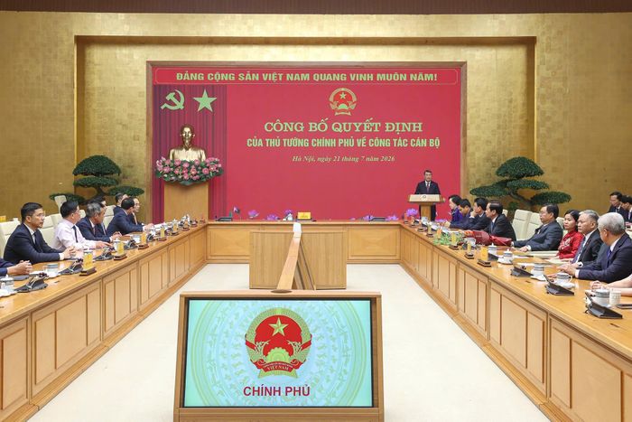  Quang cảnh lễ công bố quyết định. Ảnh: VIẾT CHUNG 