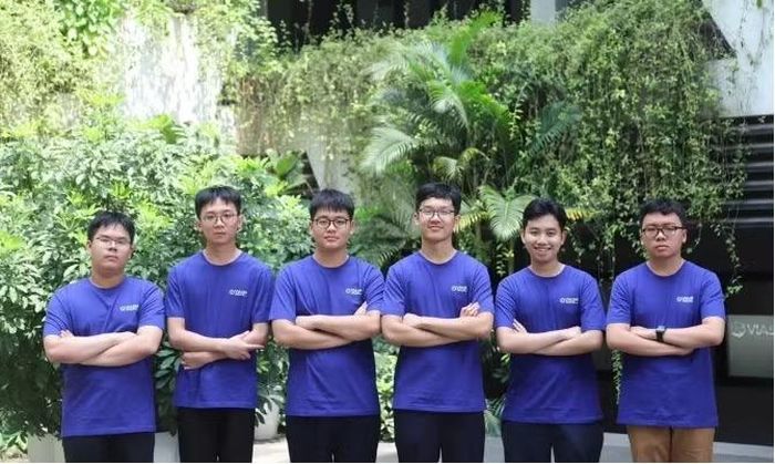 6 học sinh đội tuyển IMO 2026 của Việt Nam. Ảnh: VIASM.