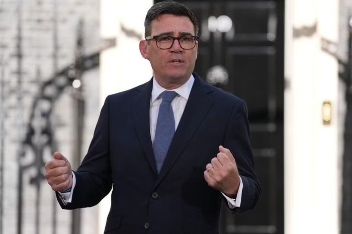 Tân Thủ tướng Anh, ông Andy Burnham, phát biểu trước các nhân viên và giới truyền thông tại số 10 phố Downing ở London ngày 20/7/2026. Ảnh: AP/Kirsty Wigglesworth.