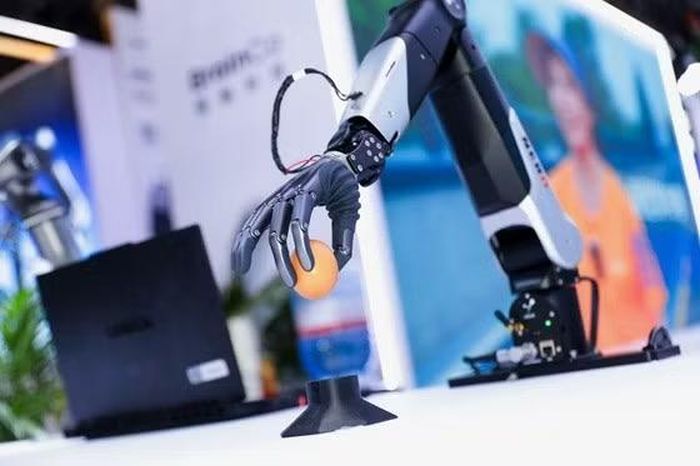 Robot tại WAIC 2026 được thiết kế ưu tiên hiệu suất vận hành liên tục thay vì chỉ trình diễn các kỹ năng bắt mắt.