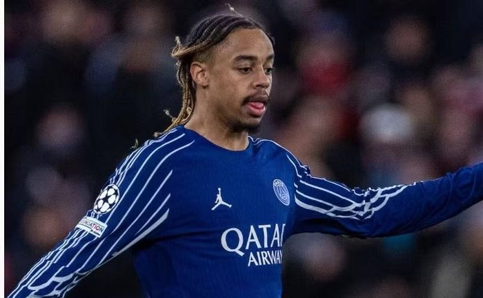 Theo Footballfancast, Man United đang đàm phán hợp đồng với đại diện của Bradley Barcola về tương lai của cầu thủ này.