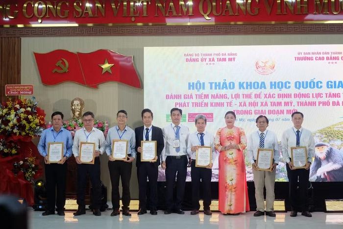 Các báo cáo viên là chuyên gia tại Hội thảo.