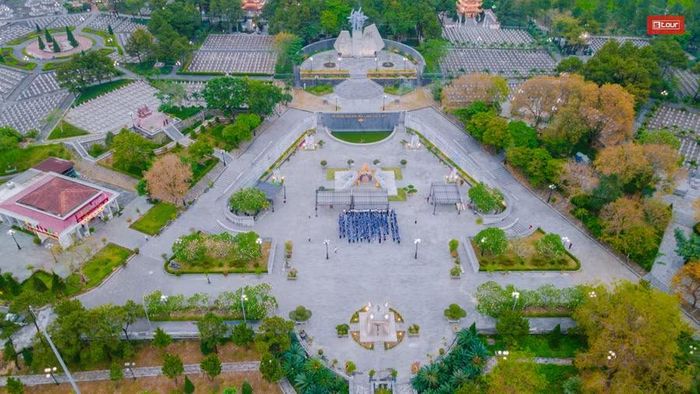 Nghĩa trang liệt sĩ Quốc gia Đường 9 (Quảng Trị).