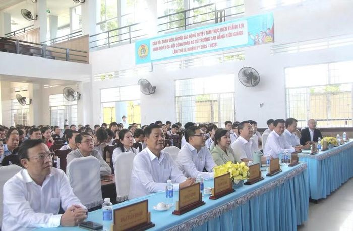 Đại biểu tham dự lễ tổng kết.