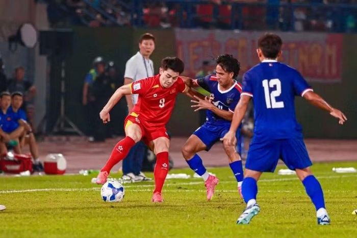 CLB Công an Hà Nội chính thức xác nhận đã ký hợp đồng với tiền đạo Nguyễn Đình Bắc đến năm 2029. Ảnh: FBNV.
