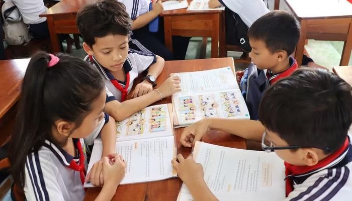 Học sinh TP Huế kể từ năm học mới tới đây sẽ được cấp phát SGK miễn phí.