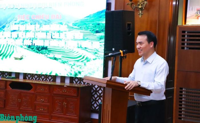 Trung tướng Vũ Trung Kiên, Ủy viên Ban Chấp hành Trung ương Đảng, Ủy viên Quân ủy Trung ương, Tư lệnh Bộ đội Biên phòng phát biểu tại buổi gặp mặt. Ảnh: Dân Chủ
