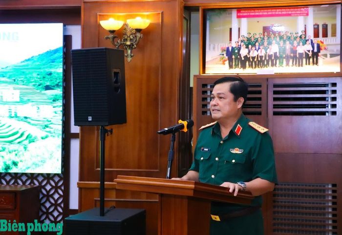 Thượng tướng Đỗ Văn Bảnh, Bí thư Đảng ủy, Chính ủy Học viện Quốc phòng phát biểu tại buổi gặp mặt. Ảnh: Dân Chủ