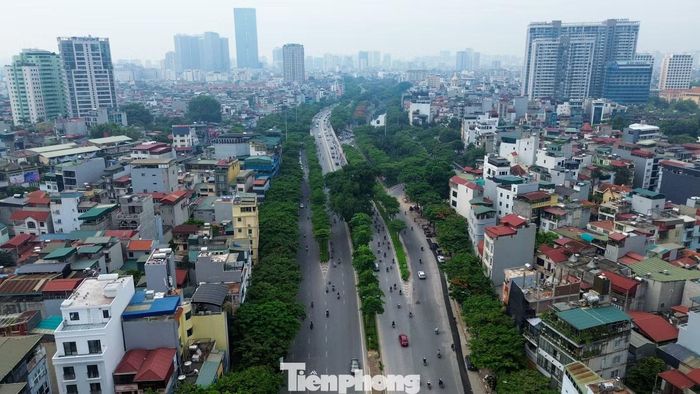 Cùng với Võ Chí Công, các hạng mục chống ngập trên đường Bưởi cũng đang dần hoàn thiện. Khi hệ thống thoát nước mới đi vào vận hành, chất lượng hoàn trả mặt đường sẽ là yếu tố được người dân quan tâm bên cạnh hiệu quả chống ngập.