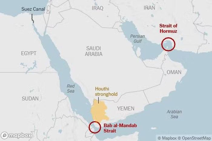 Vị trí của eo biển Bab el-Mandeb và eo biển Hormuz. Đồ họa: Mapbox/New York Times.
