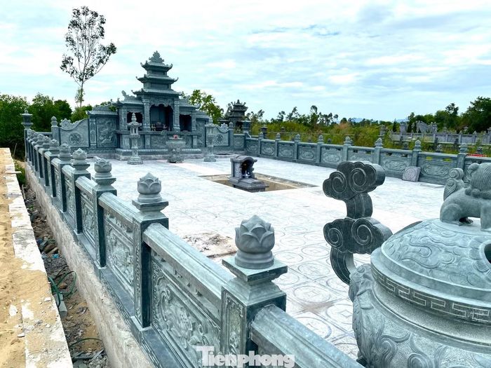 Xã Đông Lộc đã xác định được chủ sở hữu của các khu lăng mộ này.