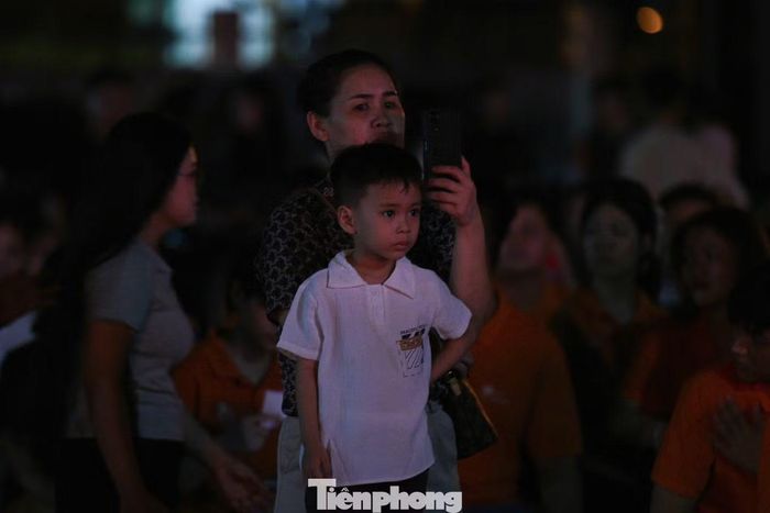Nhiều em nhỏ thích thú khi được trải nghiệm các hoạt động tại chương trình.