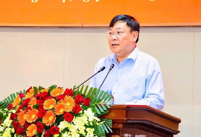 Chủ tịch UBND tỉnh Đồng Tháp Phạm Thành Ngại phát biểu tại buổi lễ. Ảnh: V. Tiến