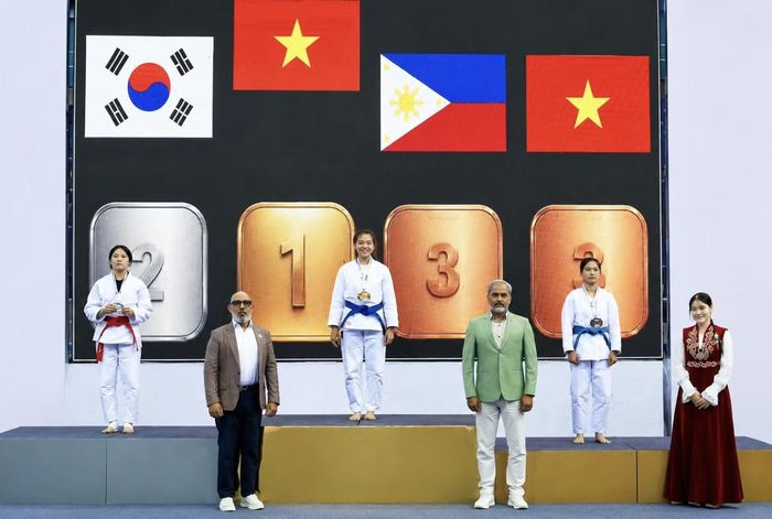 Vận động viên Phạm Tường Vy giành Huy chương Vàng nội dung U21 Fighting.