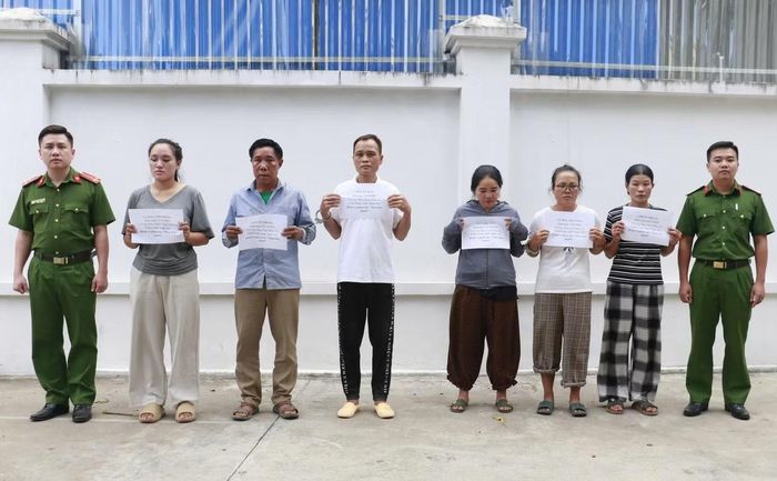 Các đối tượng tại cơ quan Công an.