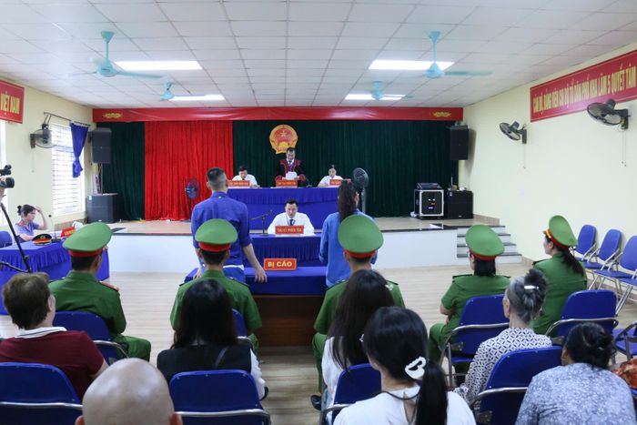Phiên tòa lưu động thu hút đông đảo nhân dân đến tham dự.