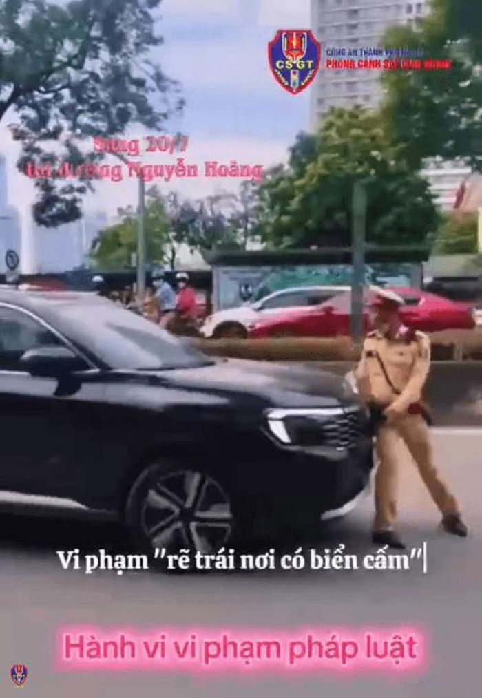 Tài xế ô tô lách xe bỏ chạy khi bị CSGT kiểm tra.