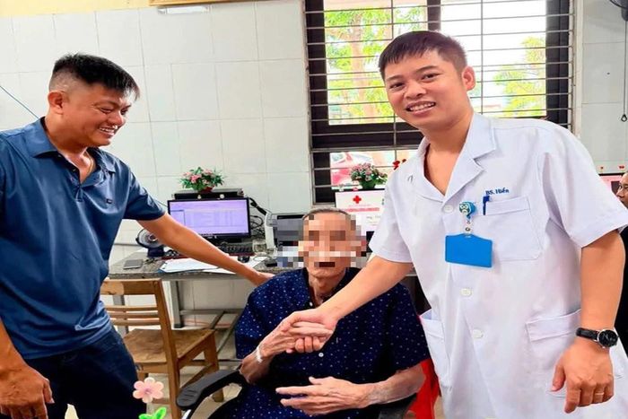 Người bệnh phục hồi sau khi được các y, bác sĩ Bệnh viện Đa khoa Nghi Lộc cấp cứu và điều trị hồi sức tích cực. (Ảnh: B.V)