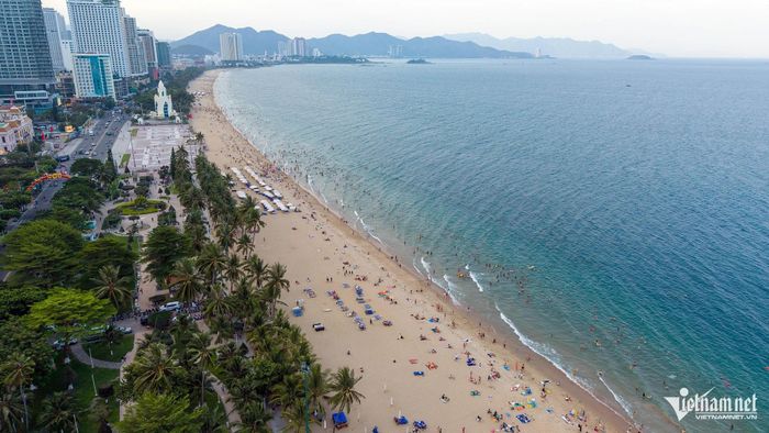 Điều quan trọng là Việt Nam phải được nhìn nhận như một quốc gia có năng lực biển, nghĩa là có khả năng chinh phục biển, tạo ra giá trị lớn từ đại dương, nhờ đó, có vị trí xứng đáng trong mạng lưới kinh tế biển toàn cầu.