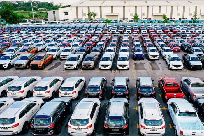 Xe ô tô nhập khẩu nguyên chiếc vào Việt Nam nửa đầu năm 2026 tăng mạnh so với cùng kỳ. Ảnh: Hoàng Hà