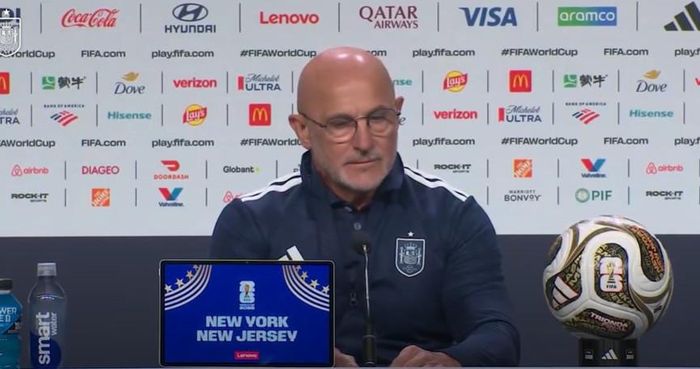 Ở tuổi 65 và 29 ngày, Luis de La Fuente là HLV lớn tuổi nhất vô địch World Cup. Ảnh: chụp màn hình