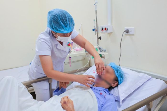 Sau khi cấp cứu, bệnh nhân tỉnh dần. Ảnh: BVCC.
