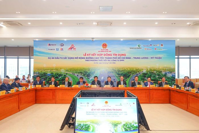 Lễ ký kết hợp đồng tín dụng Dự án mở rộng cao tốc TP.HCM - Trung Lương - Mỹ Thuận.