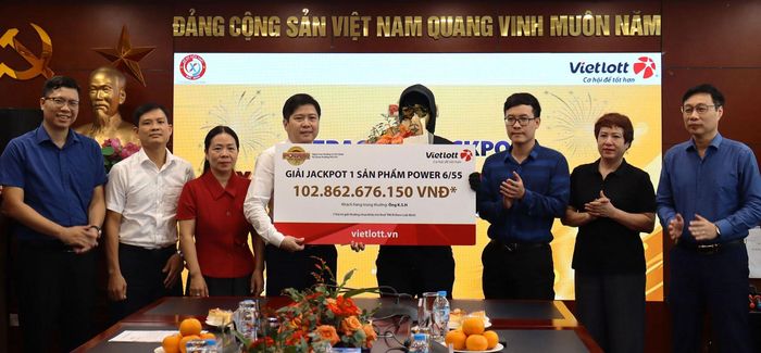 Ông K.S.H nhận giải Jackpot 1 với giá trị gần 103 tỷ đồng.