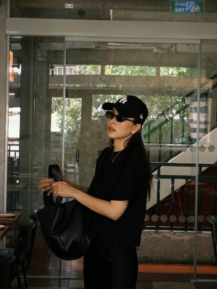 Tin sao Việt 21/7: Tăng Thanh Hà diện trang phục thanh lịch tại một nhà hàng giữa lúc các chi tiết trong phim "Hoàng hậu cuối cùng" gây ồn ào.