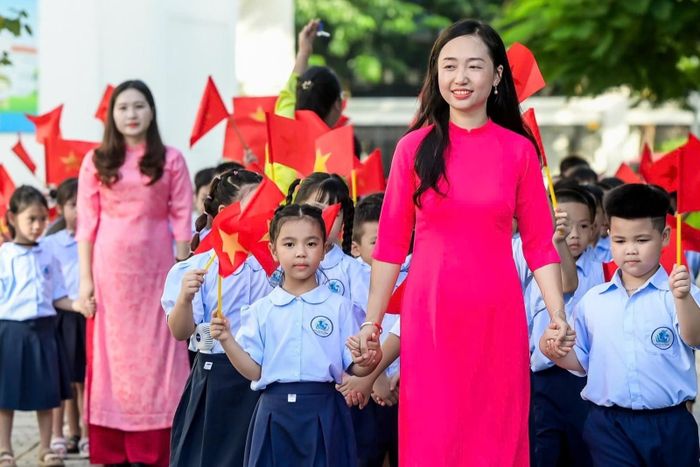 Dự kiến cấm việc dùng hội phụ huynh thu tiền hộ nhà trường. Ảnh: Trọng Tùng