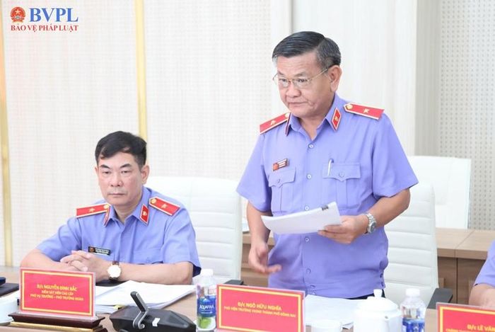 Đồng chí Ngô Hữu Nghĩa, Kiểm sát viên cao cấp, Phó Viện trưởng VKSND thành phố Đồng Nai phát biểu tại Hội nghị.