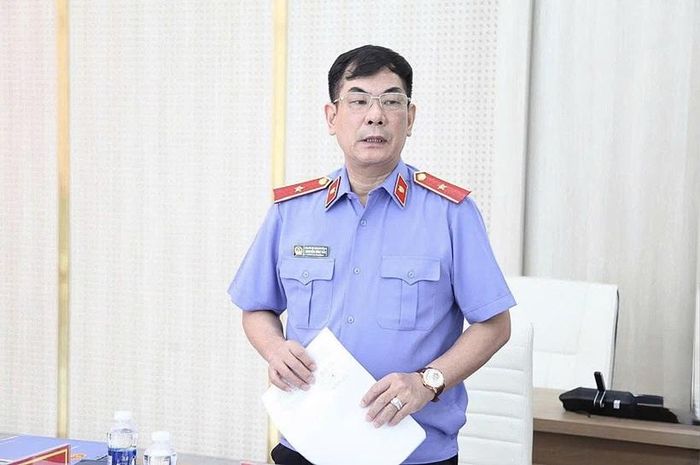 Đồng chí Nguyễn Đình Bắc, Phó Trưởng đoàn công bố Quyết định số 196/QĐ-VKSTC ngày 30/6/2026 của Viện trưởng VKSND tối cao về việc trực tiếp kiểm sát.