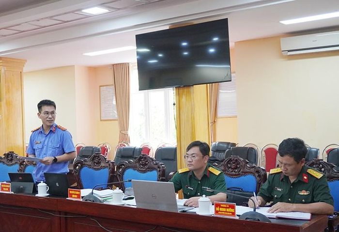 Đồng chí Nguyễn Hữu Toàn- Phó trưởng Phòng 1 -VKSND tỉnh Lai Châu phát biểu.