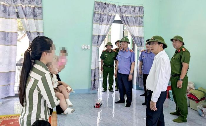 Cùng ngày, đoàn công tác của Ban Thường trực Ủy ban Trung ương MTTQ Việt Nam và VKSND tối cao đã đến thăm nhà trẻ của phân trại nữ, tại trại giam Gia Trung.