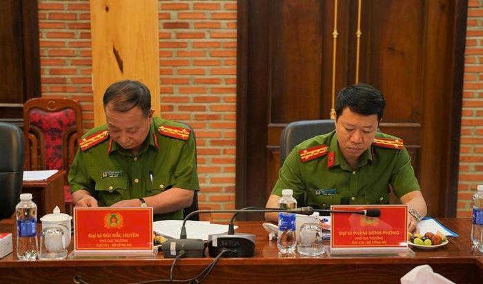 Đại diện lãnh đạo các Cục C10 và Cục C11 của Bộ Công an.