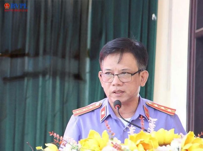 Đồng chí La Minh Dũng, Chánh văn phòng VKSND thành phố Đồng Nai báo cáo.