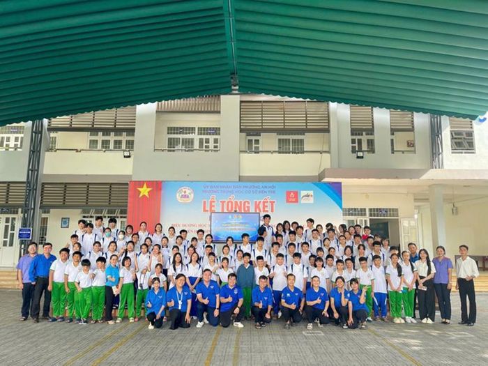 Tuyên truyền pháp luật tại Trường THCS Bến Tre.