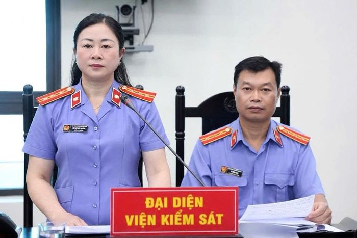 Kiểm sát viên luận tội tại phiên tòa.