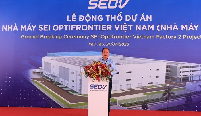 Trưởng Ban Quản lý các Khu công nghiệp tỉnh Phú Thọ Hoàng Long Biên phát biểu tại lễ động thổ.