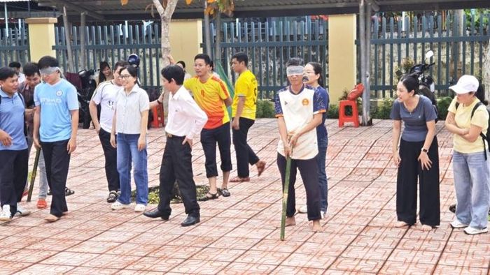 Một số hình ảnh của buổi thi đấu trò chơi dân gian.