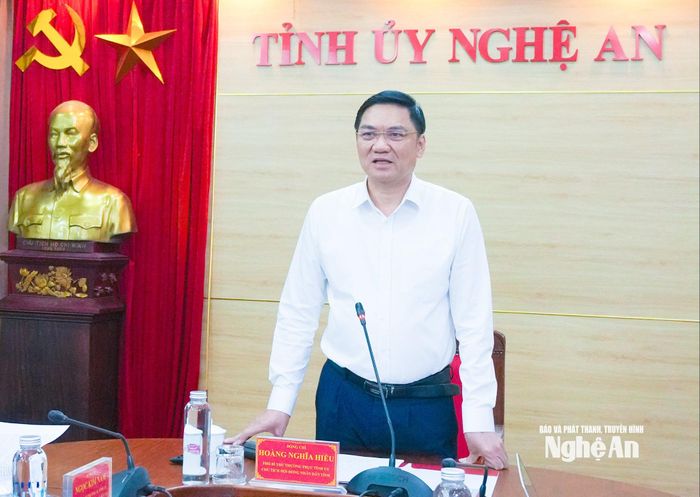 Đồng chí Hoàng Nghĩa Hiếu - Phó Bí thư Thường trực Tỉnh ủy, Chủ tịch HĐND tỉnh kết luận tại hội nghị. Ảnh: Mai Hoa