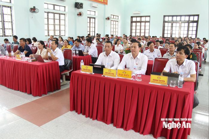 Các đại biểu tham dự hội nghị. Ảnh: Hồng Diện