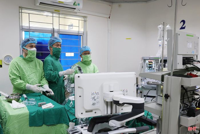 Bên cạnh điều trị các bệnh lý về sỏi, hệ thống còn được ứng dụng hiệu quả trong điều trị u phì đại lành tính tuyến tiền liệt với khả năng bóc tách mô tăng sinh chính xác, đồng thời cầm máu tức thì trong quá trình phẫu thuật.
