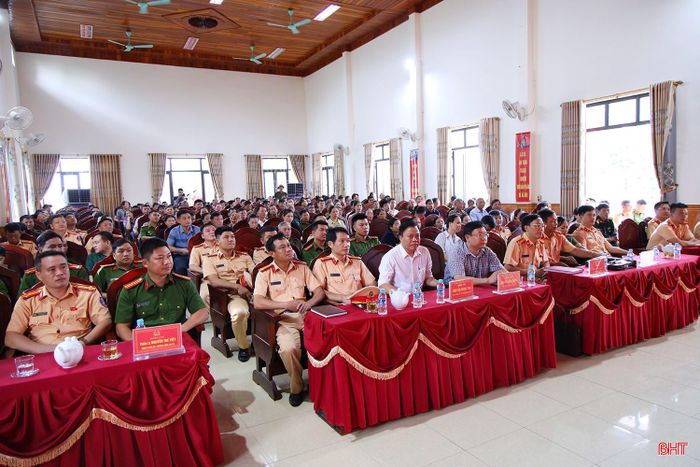 Các đại biểu tham dự hội nghị.
