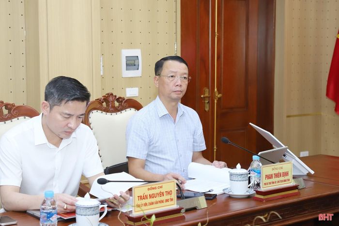 Đồng chí Phan Thiên Định - Phó Bí thư Tỉnh ủy, Chủ tịch UBND tỉnh dự hội nghị.