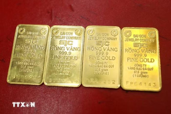 So với cuối tuần trước, giá vàng SJC sáng nay đã giảm 1,5 triệu đồng/lượng. (Ảnh: TTXVN)
