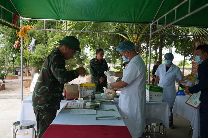 Song song với việc khai quật và lấy mẫu, toàn bộ thông tin của từng phần mộ phải được số hóa, cập nhật lên cơ sở dữ liệu quốc gia. (Ảnh: Bích Huệ/TTXVN)