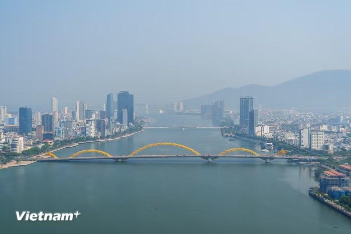 Hai bên bờ sông Hàn, khu vực trung tâm thành phố Đà Nẵng. (Ảnh: Thanh Phong/Vietnam+)