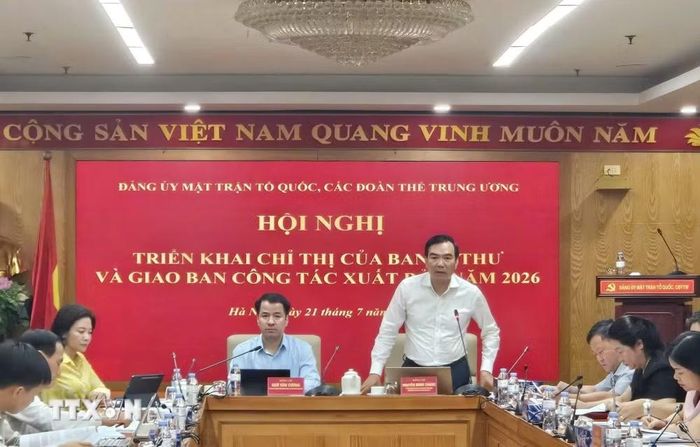 Đại diện Đảng ủy Mặt trận Tổ quốc, các đoàn thể Trung ương phát biểu tại hội nghị. (Ảnh: Phúc Hằng/TTXVN)