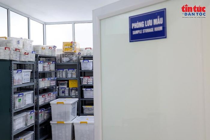 Hàng nghìn mẫu hài cốt từ các nghĩa trang liệt sĩ trên cả nước đang được bảo quản tại Trung tâm Giám định ADN.